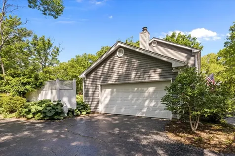 280 Hickory Court Lake Bluff IL 60044