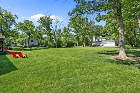 280 Hickory Court Lake Bluff IL 60044