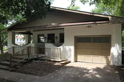 21 Ash Street Weldon IL 61882