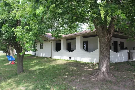 21 Ash Street Weldon IL 61882
