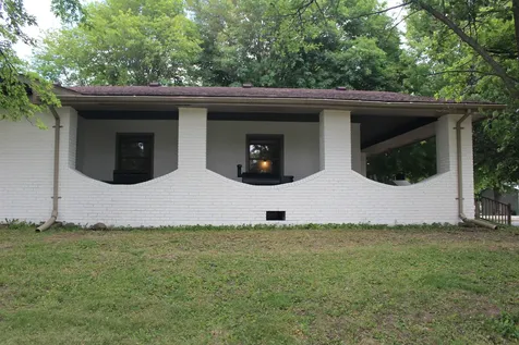 21 Ash Street Weldon IL 61882