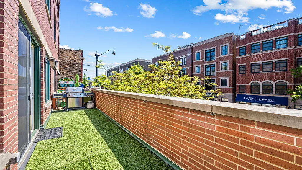 2733 North Lincoln Avenue Chicago IL 60614