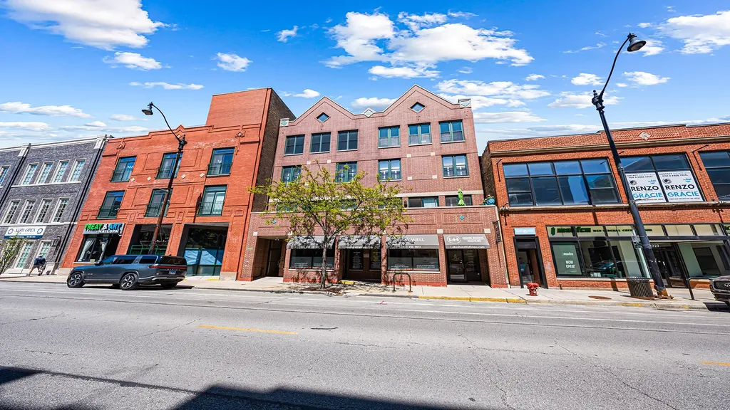 2733 North Lincoln Avenue Chicago IL 60614