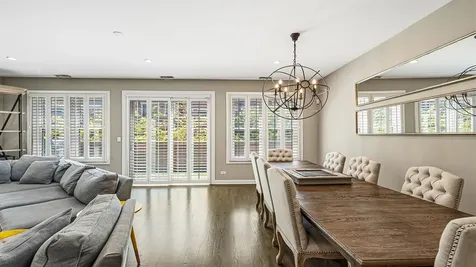 2733 North Lincoln Avenue Chicago IL 60614