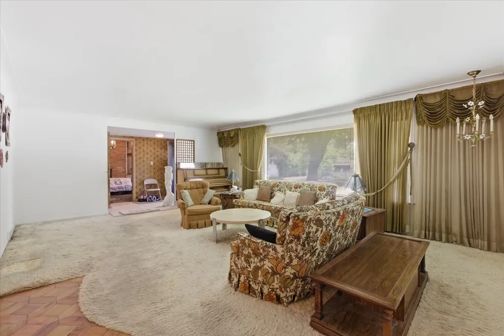 3620 Crain Street Skokie IL 60076