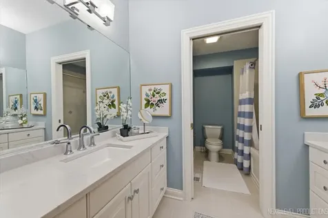 955 Harbor Town Court Geneva IL 60134