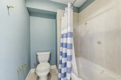 955 Harbor Town Court Geneva IL 60134