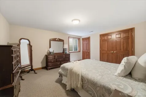 955 Harbor Town Court Geneva IL 60134