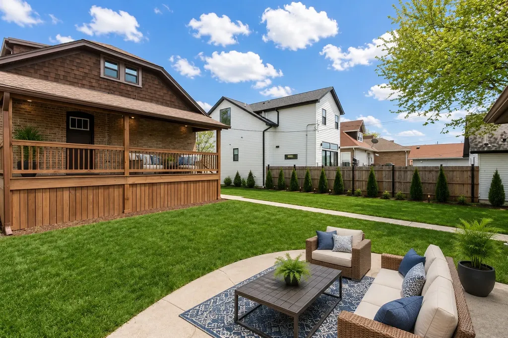 5526 North Nordica Avenue Chicago IL 60656