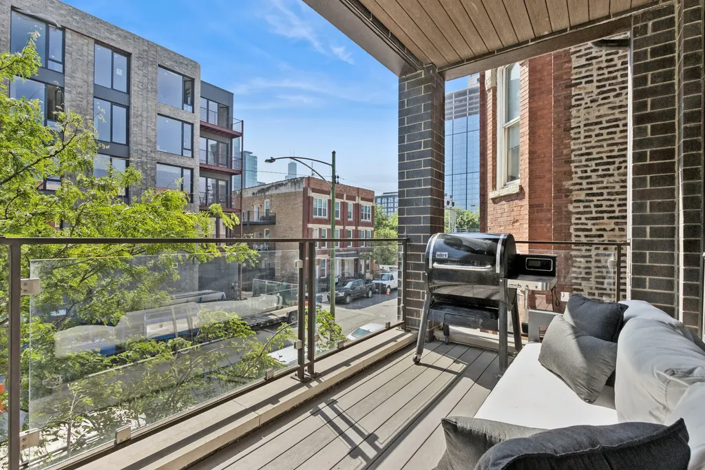 456 North Carpenter Street Chicago IL 60642