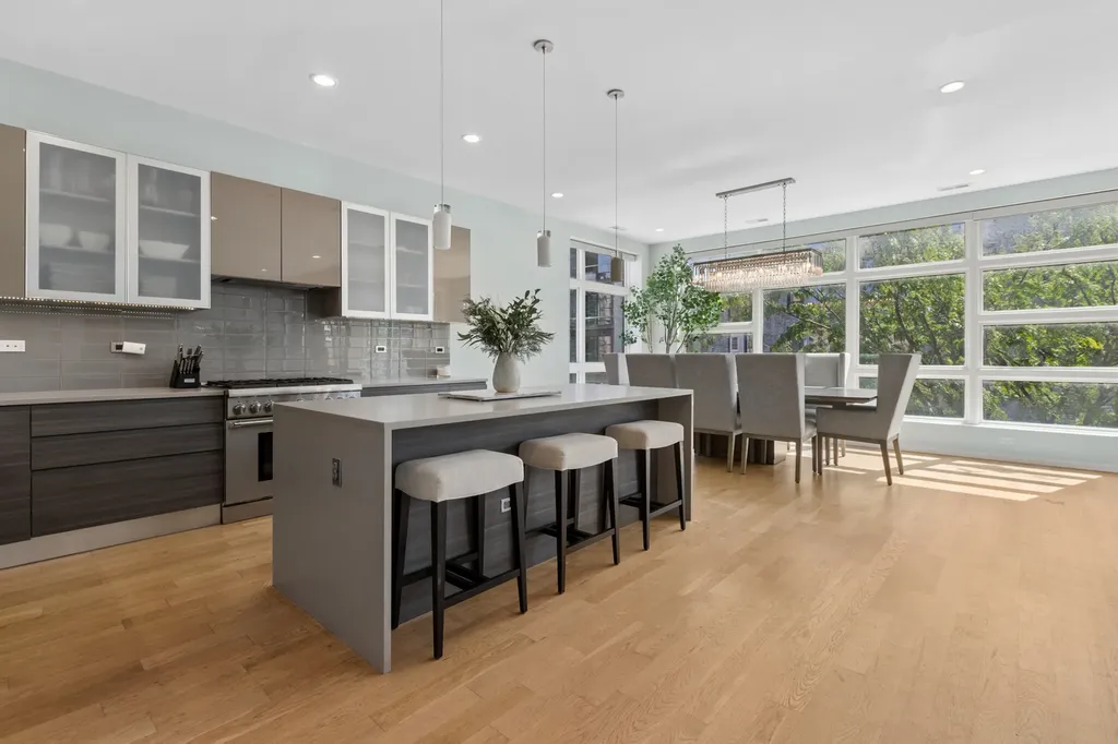 456 North Carpenter Street Chicago IL 60642
