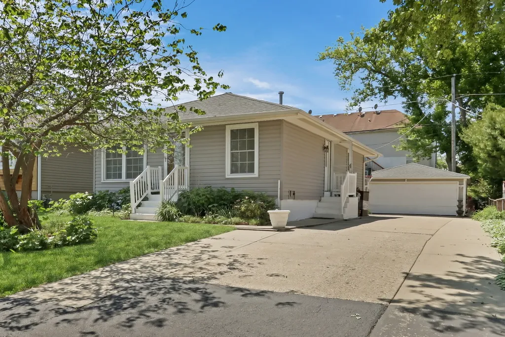 1226 Barberry Lane Round Lake Beach IL 60073