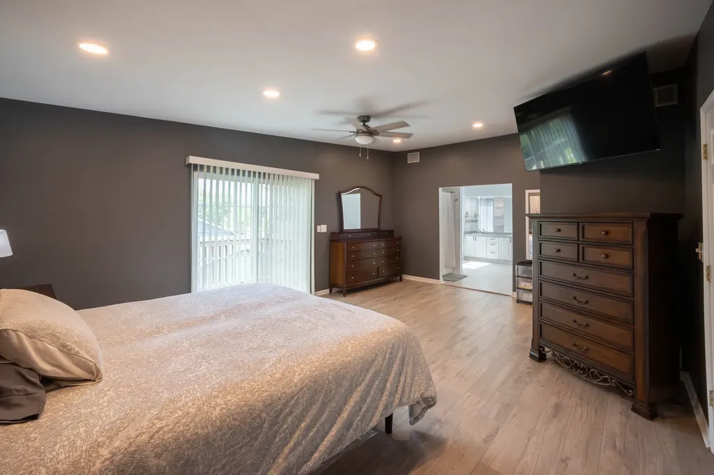 125 Cheri Lane Antioch IL 60002