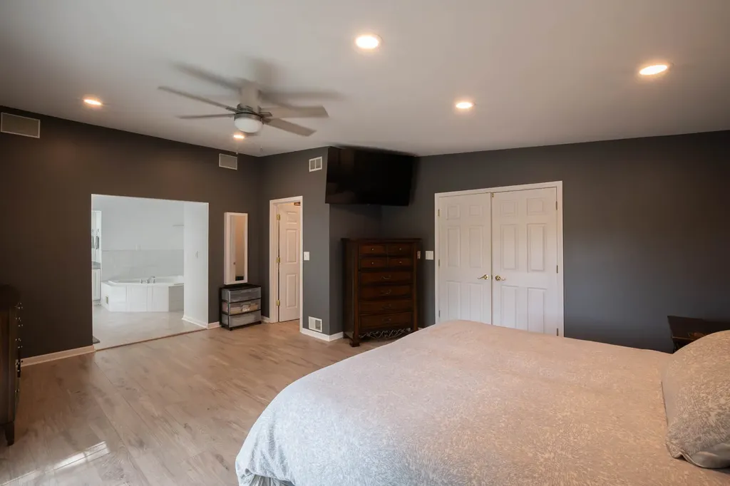 125 Cheri Lane Antioch IL 60002