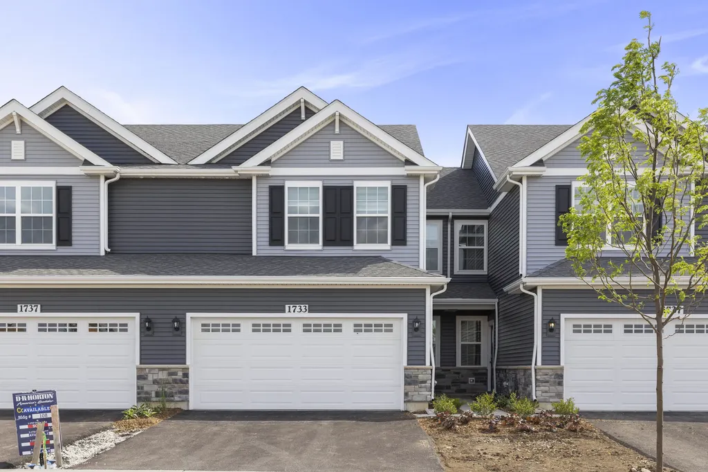 1733 Stable Lane Aurora IL 60503