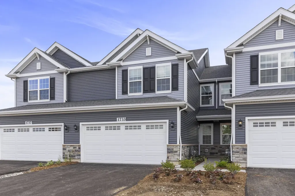 1733 Stable Lane Aurora IL 60503