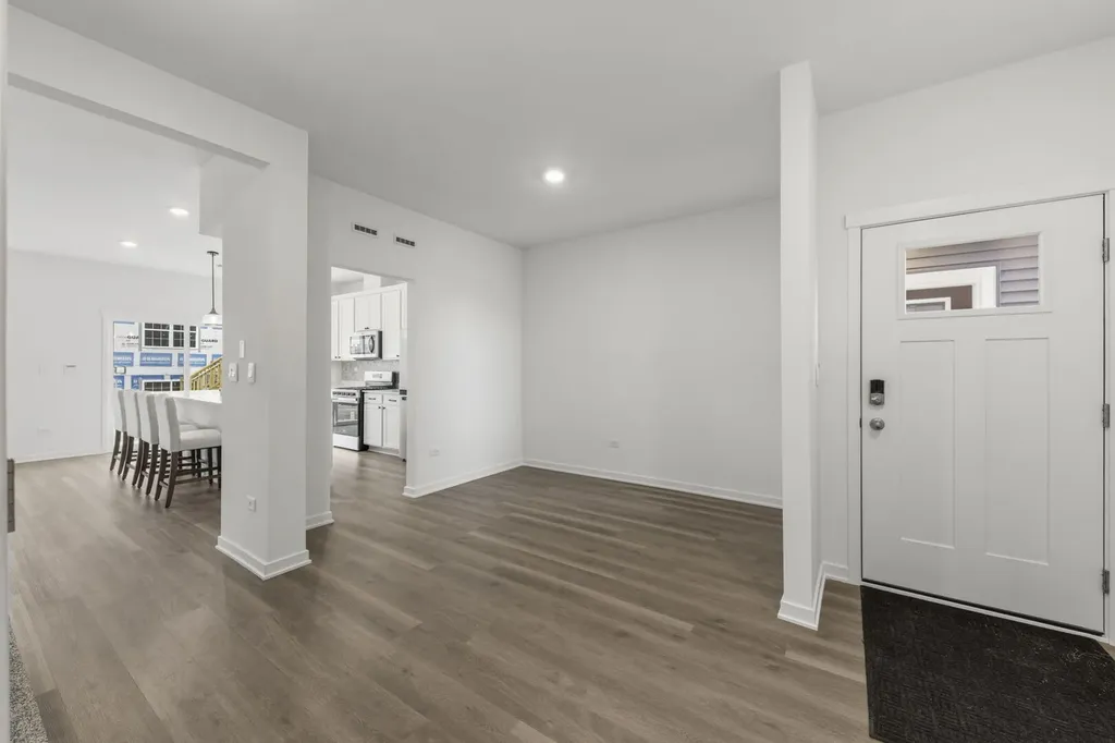 1733 Stable Lane Aurora IL 60503
