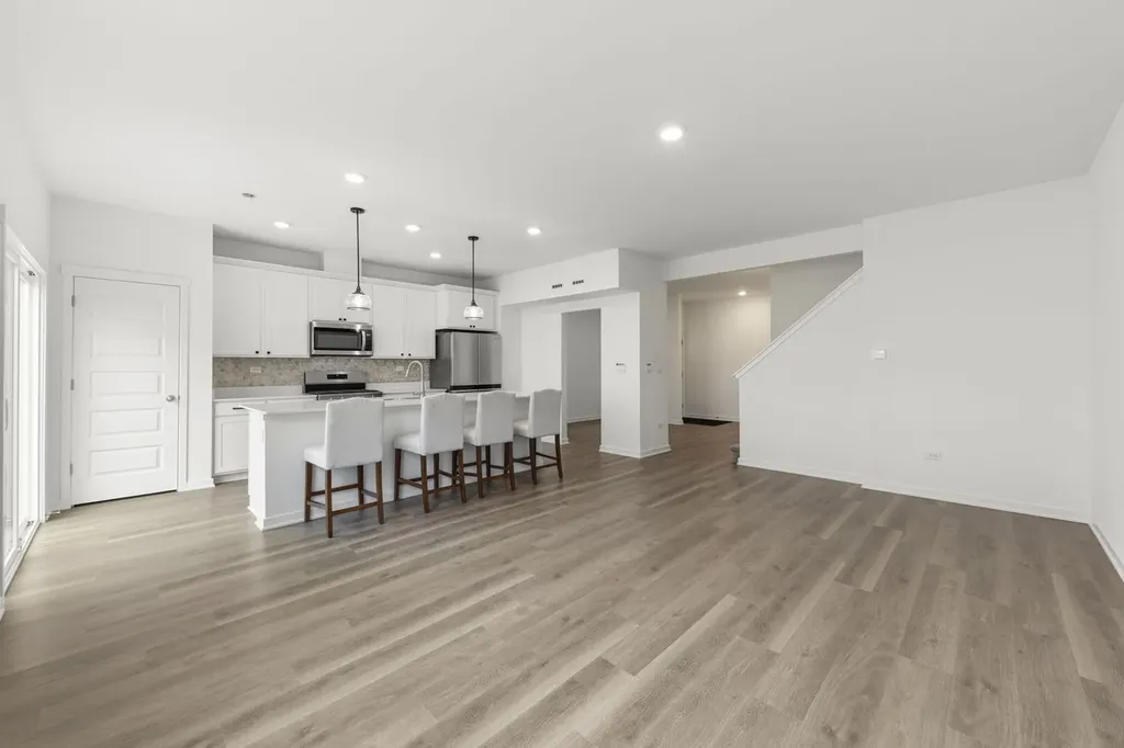 1733 Stable Lane Aurora IL 60503