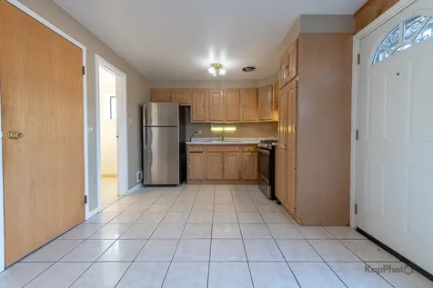 8670 South Kimbark Avenue Chicago IL 60619