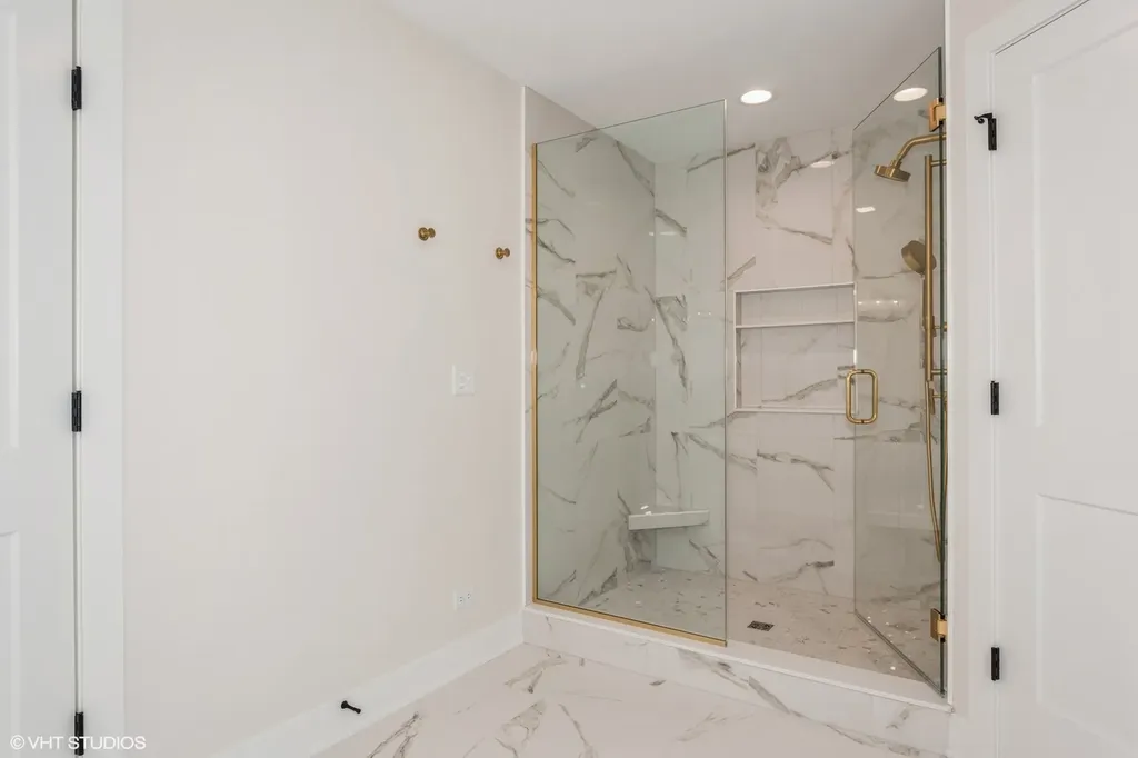 1N063 LOT 2 Farwell Street Carol Stream IL 60188