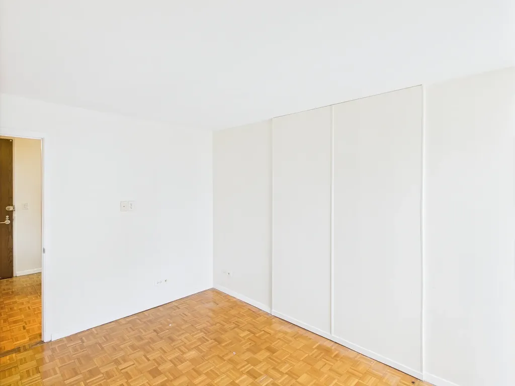 1310 North Ritchie Court Chicago IL 60610