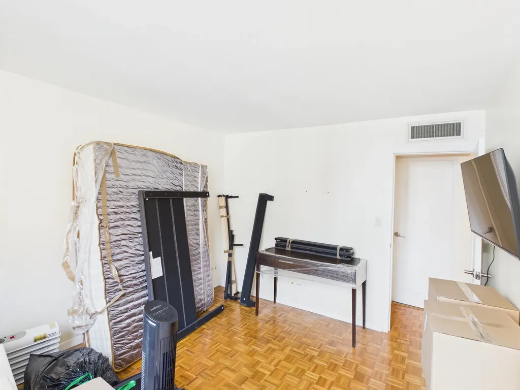 1310 North Ritchie Court Chicago IL 60610