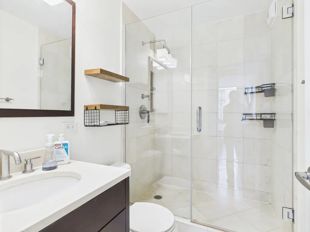 1310 North Ritchie Court Chicago IL 60610