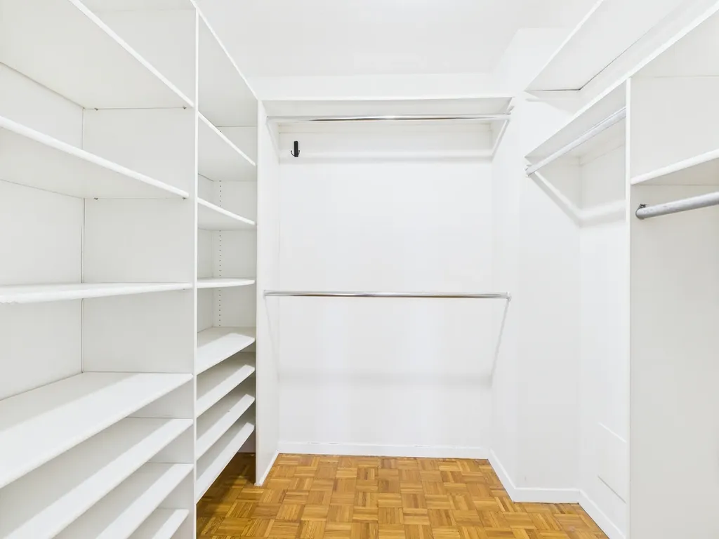 1310 North Ritchie Court Chicago IL 60610