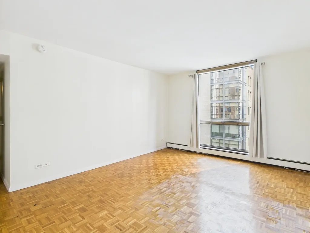 1310 North Ritchie Court Chicago IL 60610