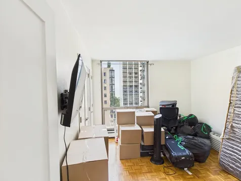 1310 North Ritchie Court Chicago IL 60610
