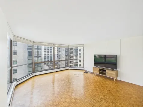 1310 North Ritchie Court Chicago IL 60610