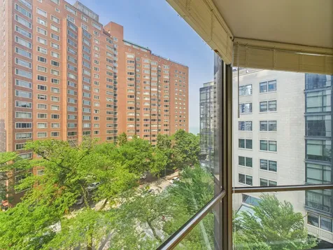 1310 North Ritchie Court Chicago IL 60610