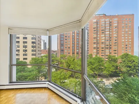 1310 North Ritchie Court Chicago IL 60610