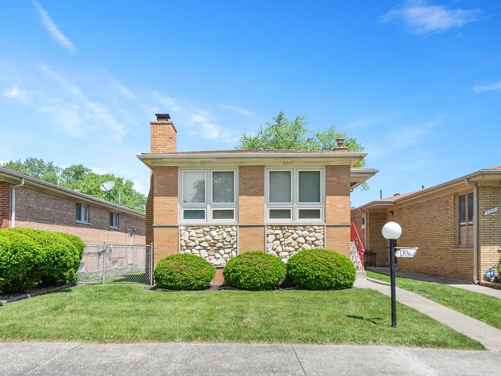 1306 East 88th Place Chicago IL 60619