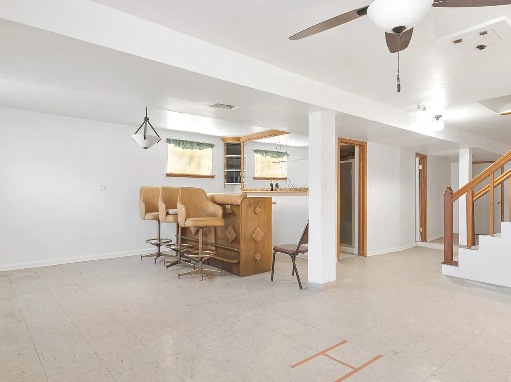 1306 East 88th Place Chicago IL 60619