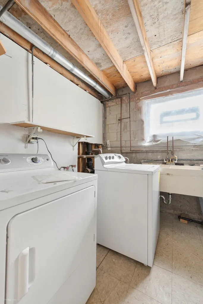 1306 East 88th Place Chicago IL 60619