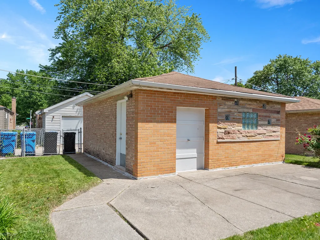1306 East 88th Place Chicago IL 60619