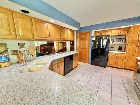 1711 Shaw Woods Drive Rockford IL 61107