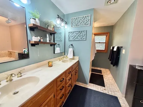 1711 Shaw Woods Drive Rockford IL 61107