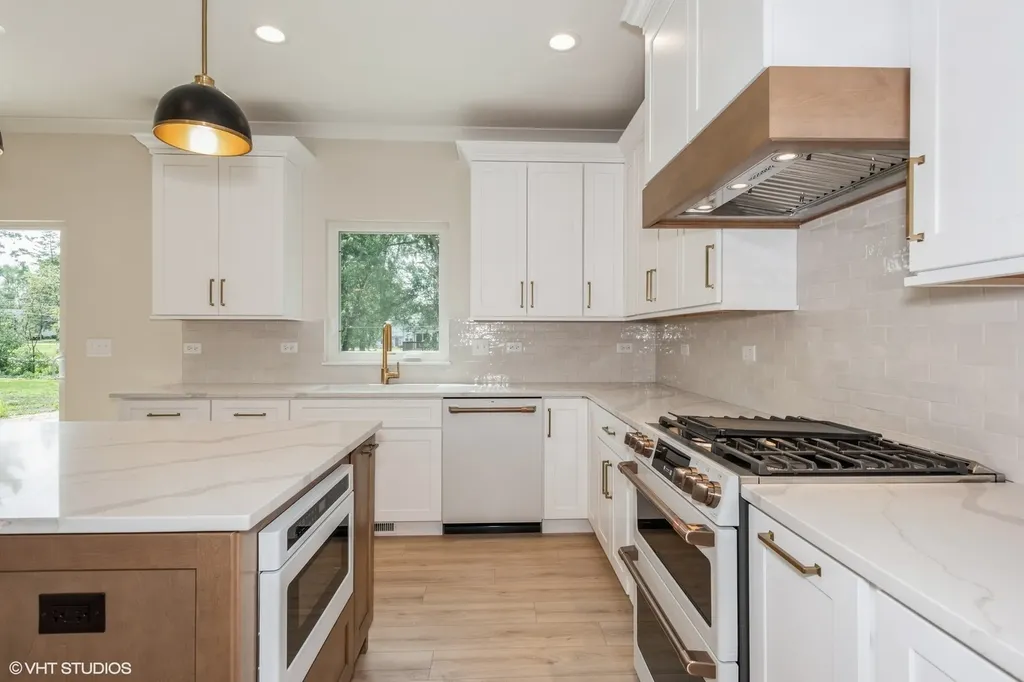 1N072 Lot 7 Morse Street Carol Stream IL 60188
