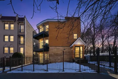 1937 West Pratt Boulevard Chicago IL 60626