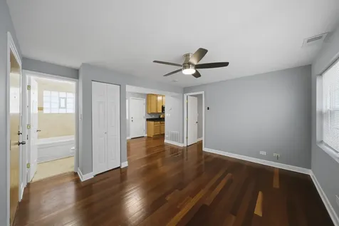 1937 West Pratt Boulevard Chicago IL 60626