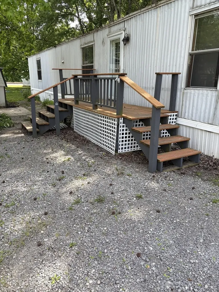 231 South Court Street S Benton IL 62812
