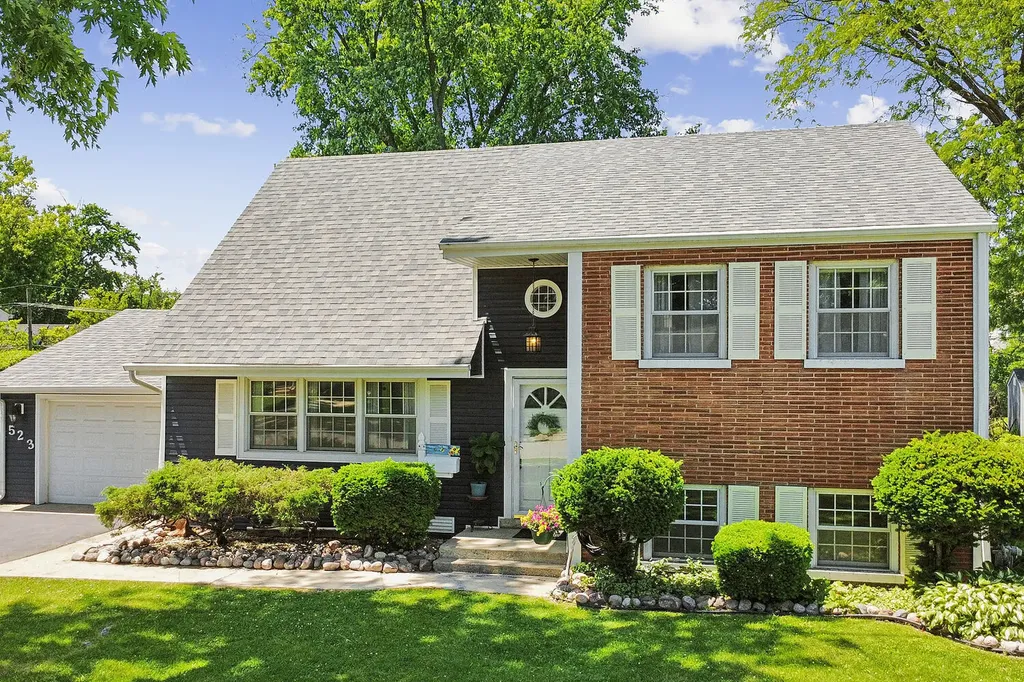 523 West Winchester Road Chicago Heights IL 60411
