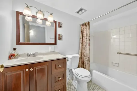 3237 South Manor Drive Lansing IL 60438