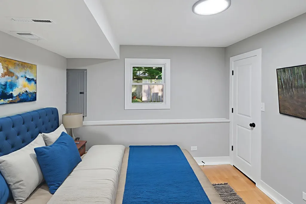28W555 Leverenz Road Naperville IL 60564