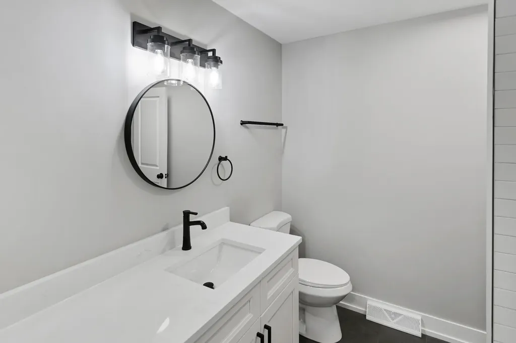 28W555 Leverenz Road Naperville IL 60564
