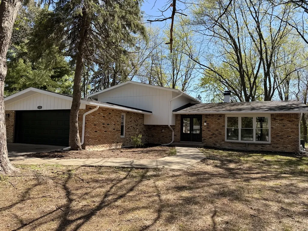 28W555 Leverenz Road Naperville IL 60564