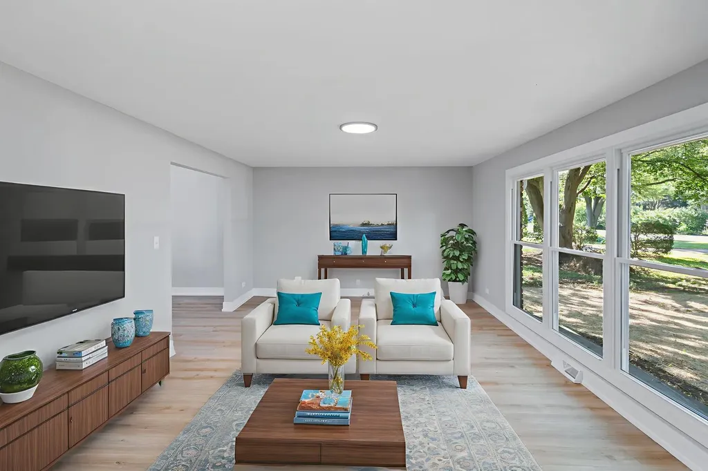 28W555 Leverenz Road Naperville IL 60564