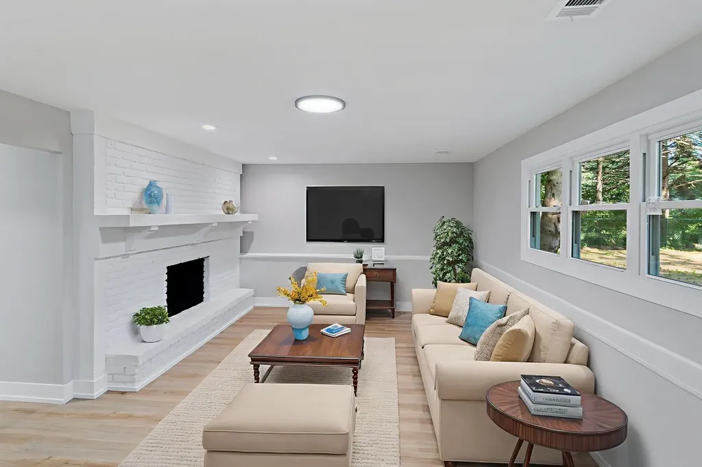 28W555 Leverenz Road Naperville IL 60564